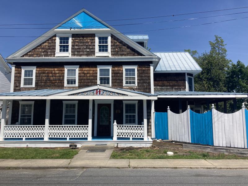 Christian Grace offers rooms in a newly renovated historic mansion at One New Street. if you have 30 days or more clean and are actively participating in your recovery, rooms are available at $25 per day or less! $150 -$175 per week Apply online at www.christian-grace.com Sober Living, Recovery Home